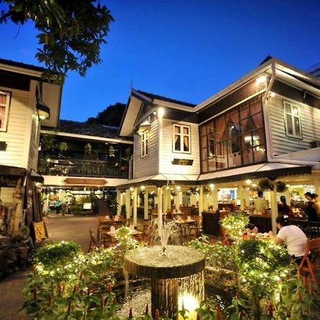 曼谷 西隆村旅店酒店 外观 照片