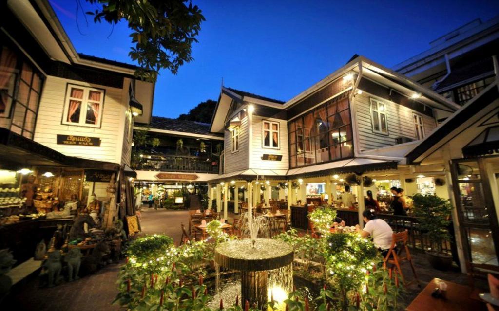 曼谷 西隆村旅店酒店 外观 照片