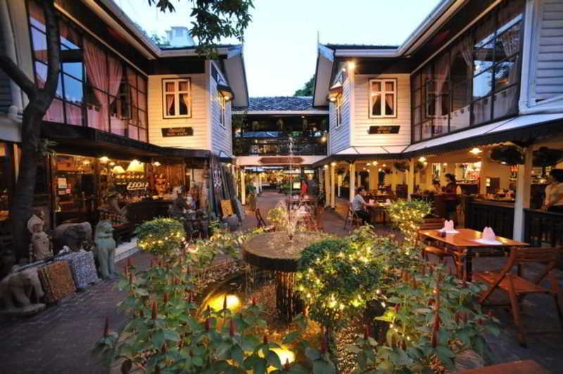 曼谷 西隆村旅店酒店 外观 照片