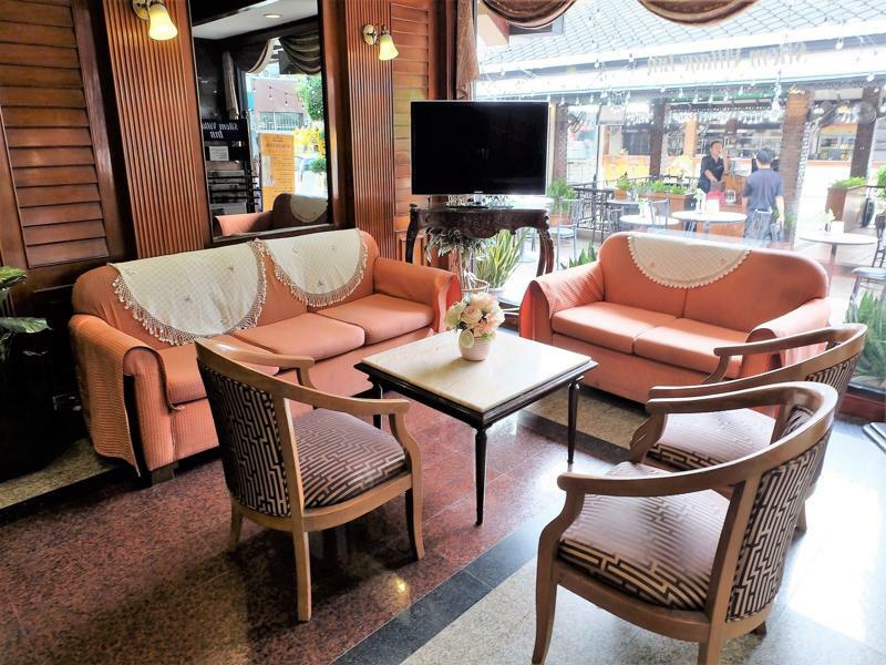 曼谷 西隆村旅店酒店 外观 照片