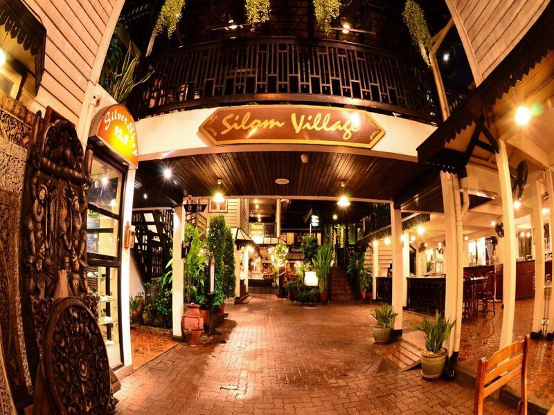 曼谷 西隆村旅店酒店 外观 照片