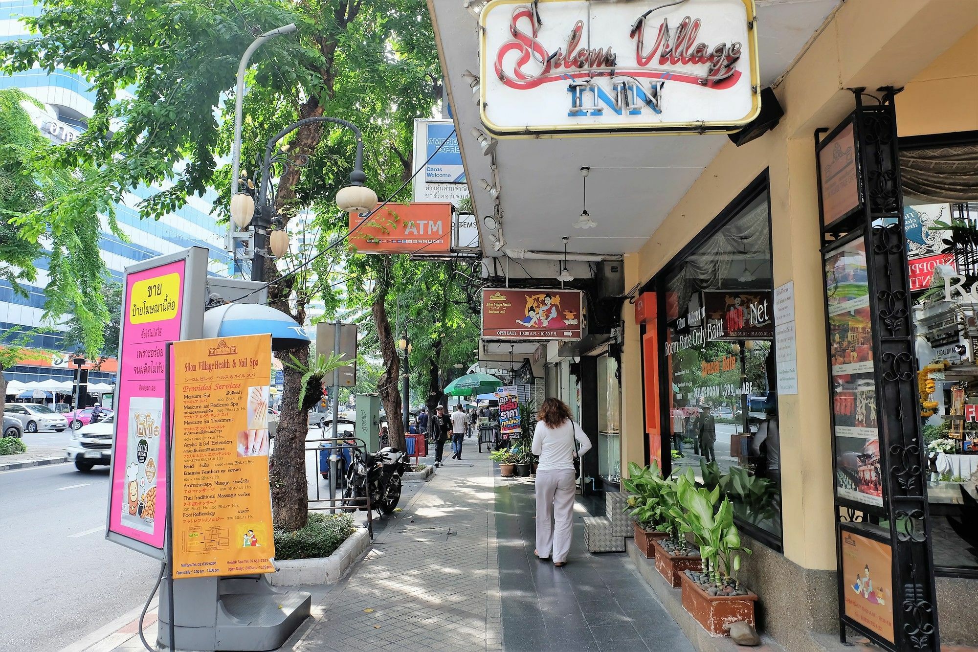 曼谷 西隆村旅店酒店 外观 照片