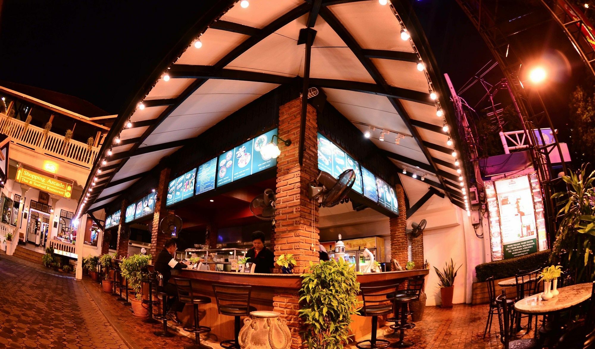 曼谷 西隆村旅店酒店 外观 照片
